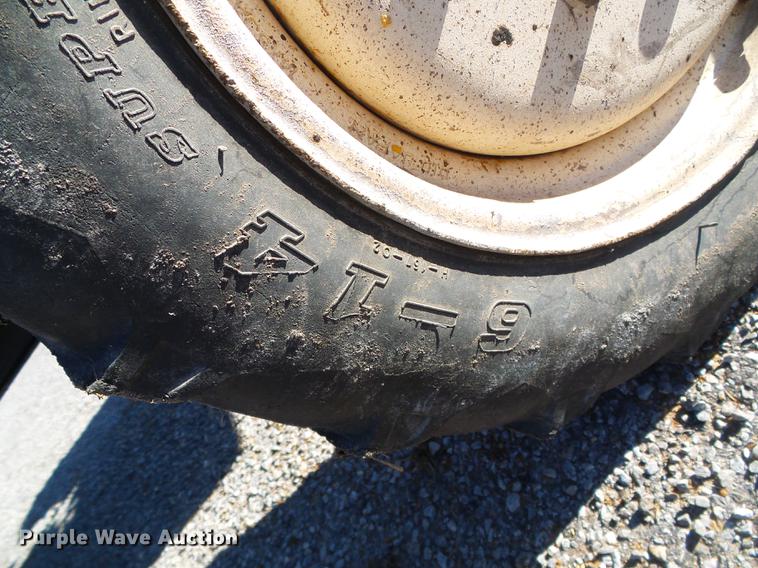 image for item DF2835 Yanmar YM226D tractor