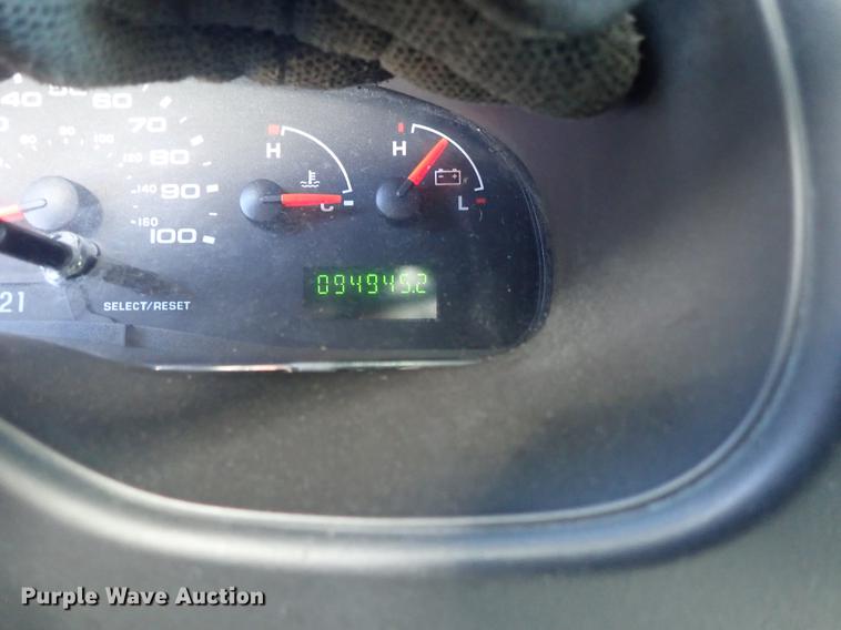 image for item DF8706 2007 Ford E450 ambulance