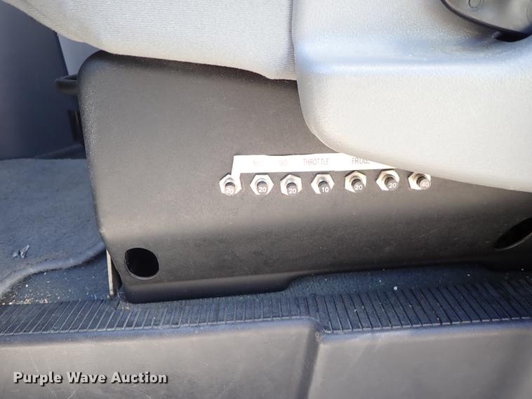 image for item DF8706 2007 Ford E450 ambulance