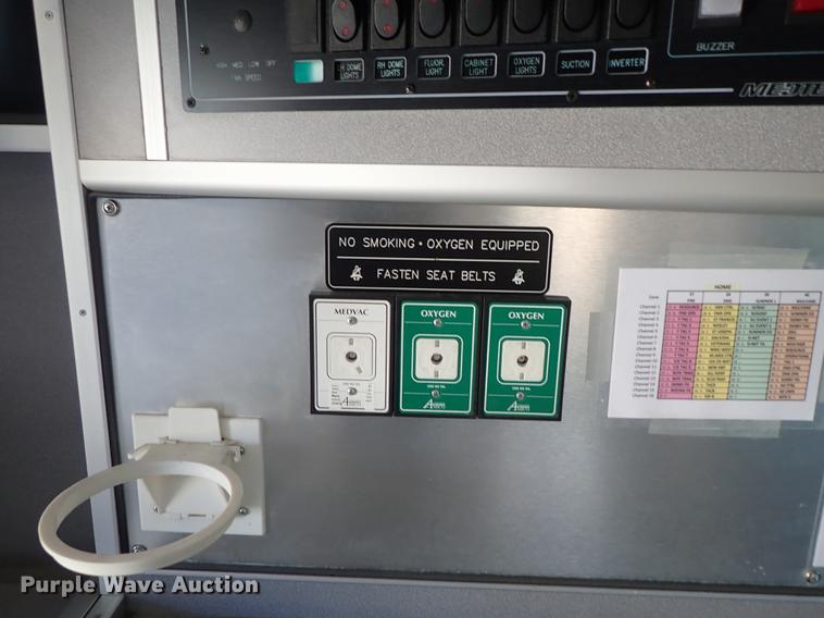 image for item DF8706 2007 Ford E450 ambulance