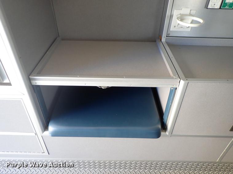 image for item DF8706 2007 Ford E450 ambulance