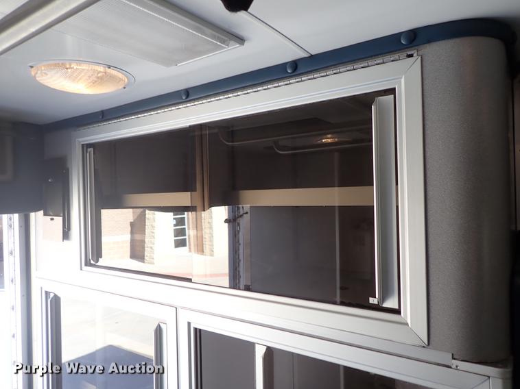 image for item DF8706 2007 Ford E450 ambulance