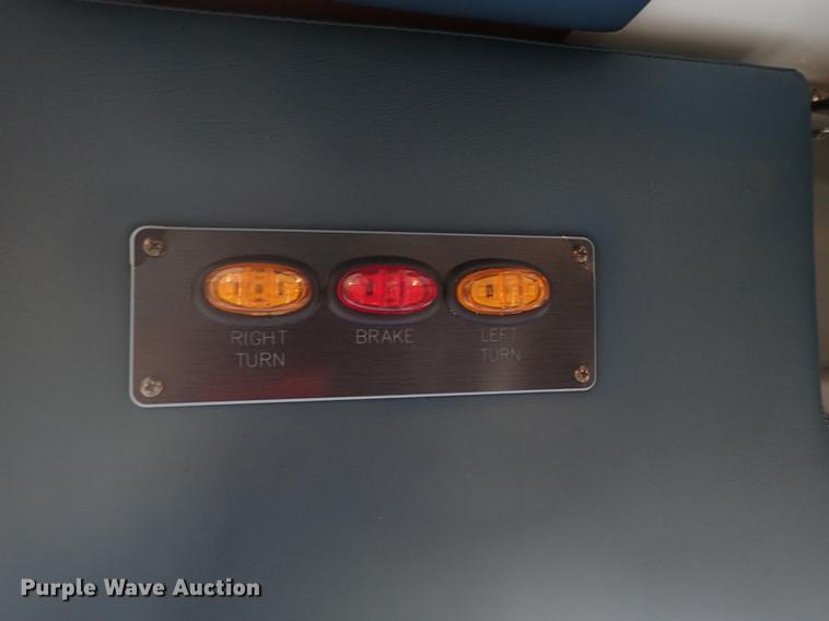 image for item DF8706 2007 Ford E450 ambulance