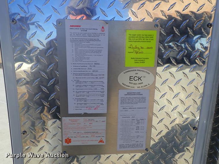 image for item DF8706 2007 Ford E450 ambulance
