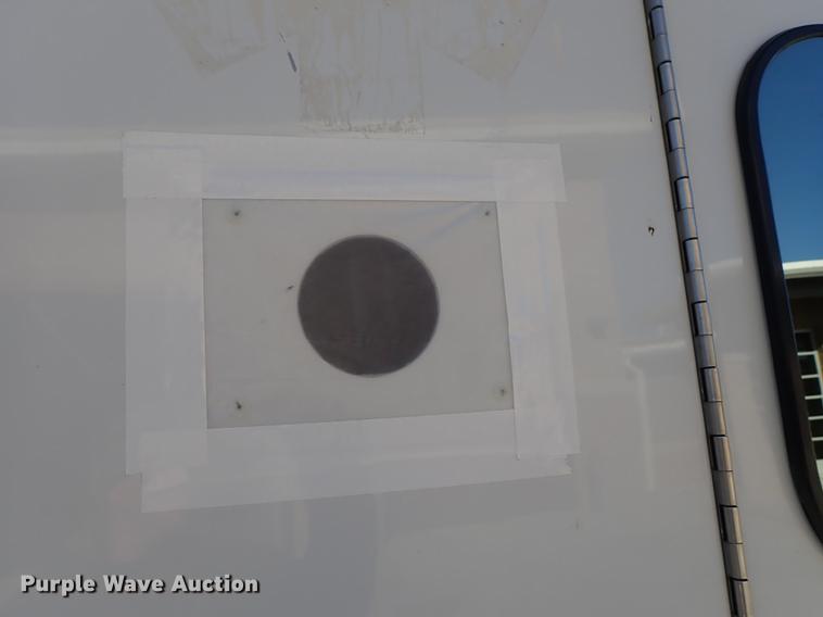 image for item DF8706 2007 Ford E450 ambulance