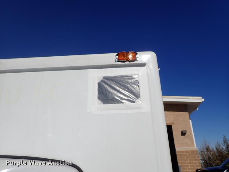 image for item DF8706 2007 Ford E450 ambulance