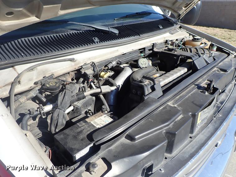 image for item DF8706 2007 Ford E450 ambulance