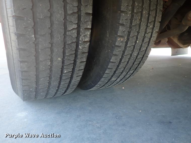 image for item DF8706 2007 Ford E450 ambulance