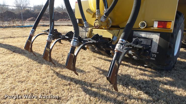 image for item DG2835 2004 Ag Gator waste applicator