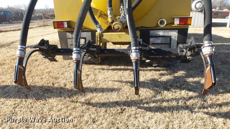 image for item DG2835 2004 Ag Gator waste applicator