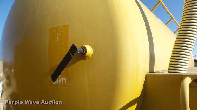 image for item DG2835 2004 Ag Gator waste applicator