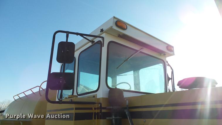 image for item DG2835 2004 Ag Gator waste applicator