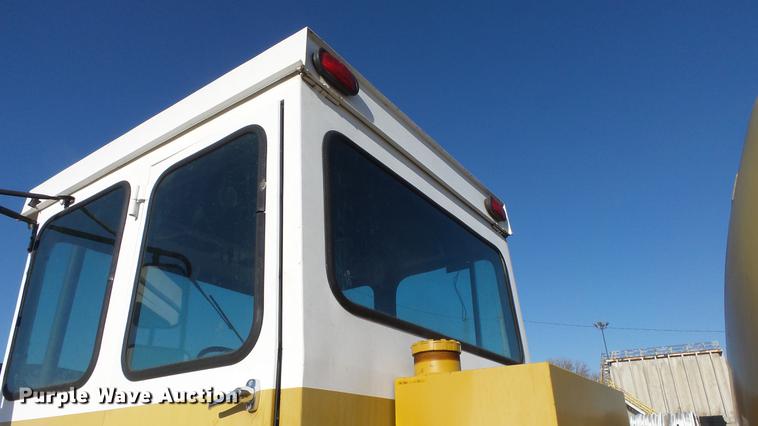 image for item DG2835 2004 Ag Gator waste applicator