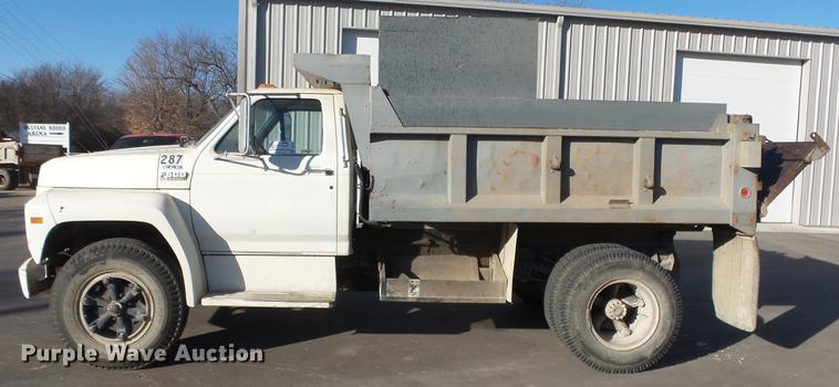 image for item DG2836 1993 Ford F600 dump truck