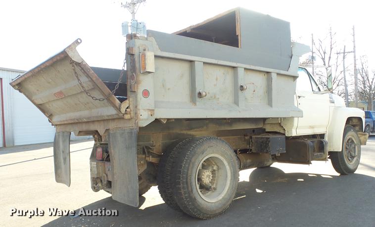 image for item DG2836 1993 Ford F600 dump truck