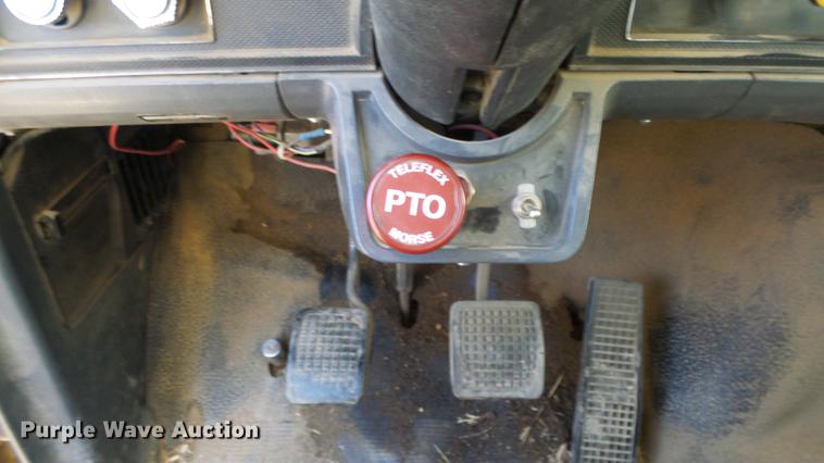 image for item DG2836 1993 Ford F600 dump truck