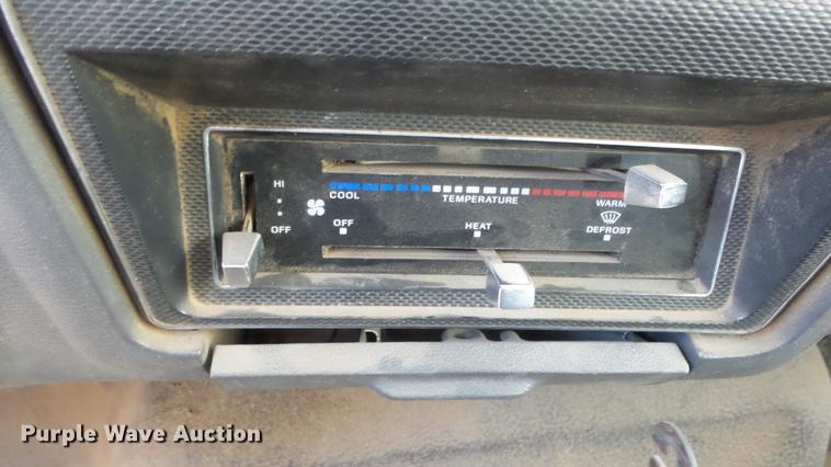 image for item DG2836 1993 Ford F600 dump truck