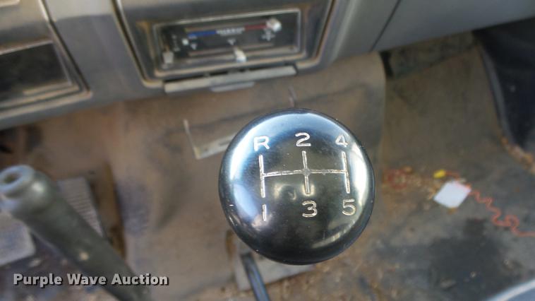 image for item DG2836 1993 Ford F600 dump truck