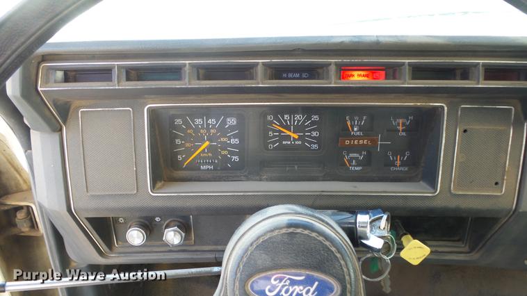 image for item DG2836 1993 Ford F600 dump truck