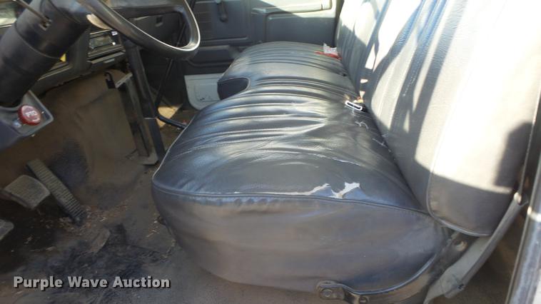 image for item DG2836 1993 Ford F600 dump truck