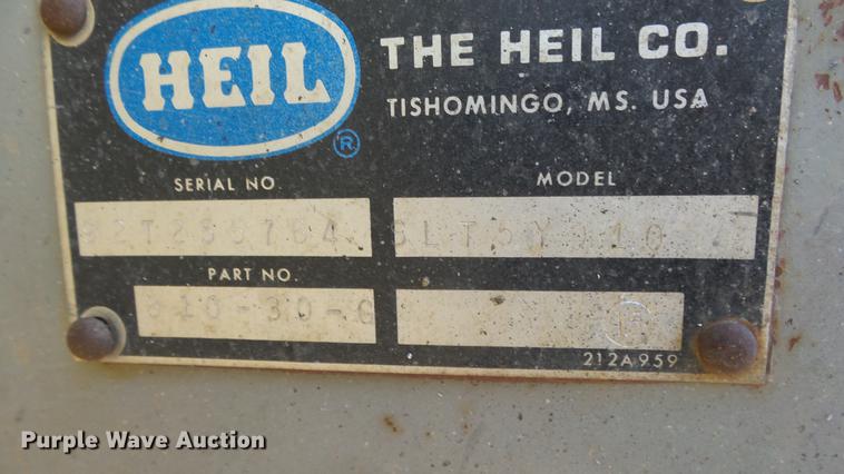 image for item DG2836 1993 Ford F600 dump truck