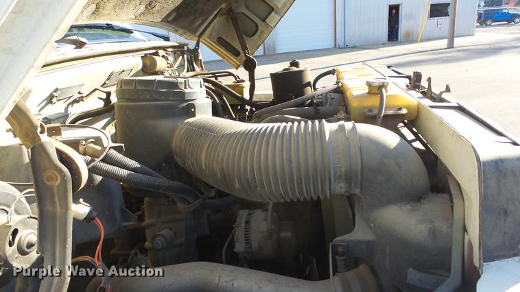 image for item DG2836 1993 Ford F600 dump truck