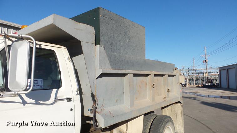 image for item DG2836 1993 Ford F600 dump truck
