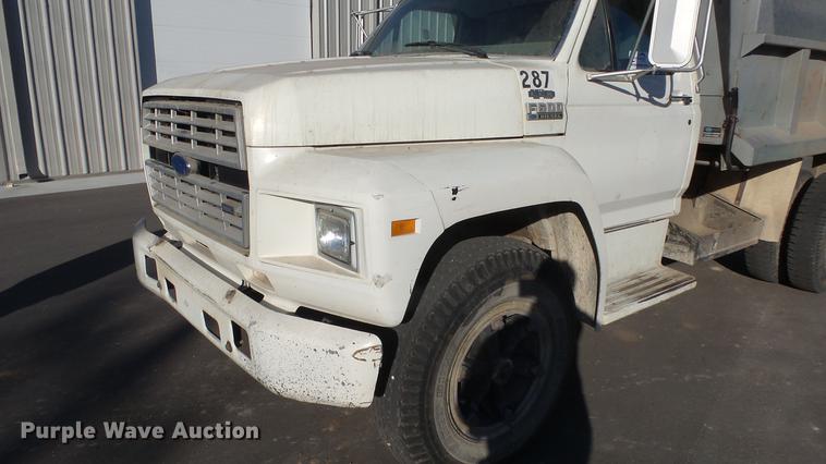 image for item DG2836 1993 Ford F600 dump truck
