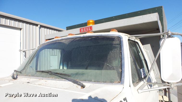 image for item DG2836 1993 Ford F600 dump truck