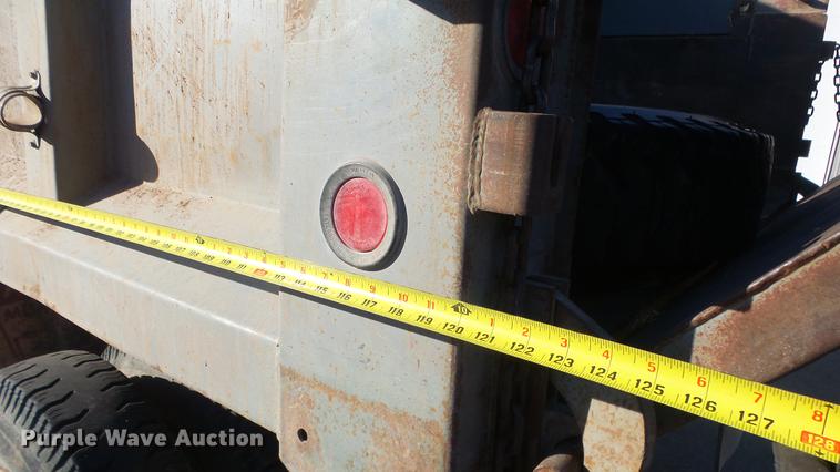 image for item DG2836 1993 Ford F600 dump truck