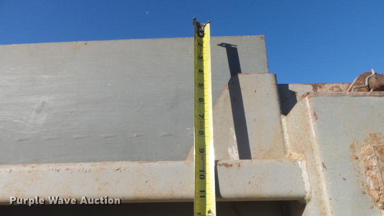 image for item DG2836 1993 Ford F600 dump truck