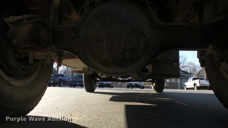 image for item DG2836 1993 Ford F600 dump truck