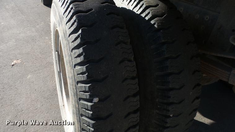 image for item DG2836 1993 Ford F600 dump truck