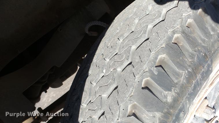 image for item DG2836 1993 Ford F600 dump truck