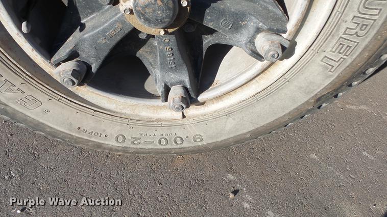 image for item DG2836 1993 Ford F600 dump truck