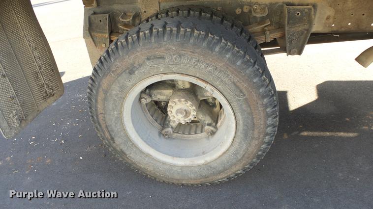 image for item DG2836 1993 Ford F600 dump truck