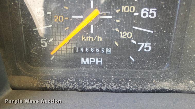 image for item DG2837 1991 Ford F700 dump truck