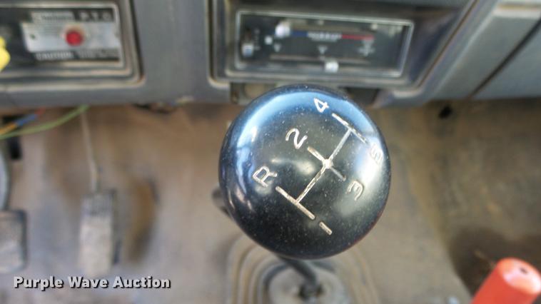 image for item DG2837 1991 Ford F700 dump truck