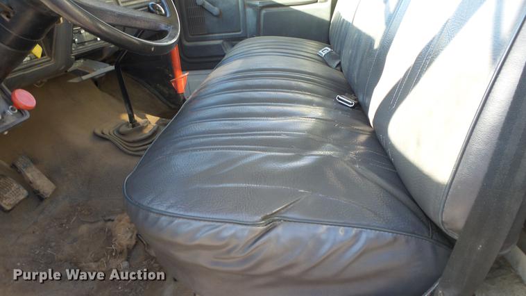 image for item DG2837 1991 Ford F700 dump truck