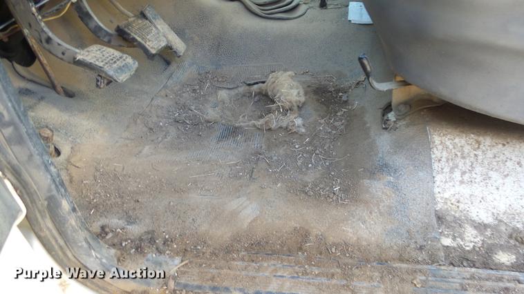 image for item DG2837 1991 Ford F700 dump truck