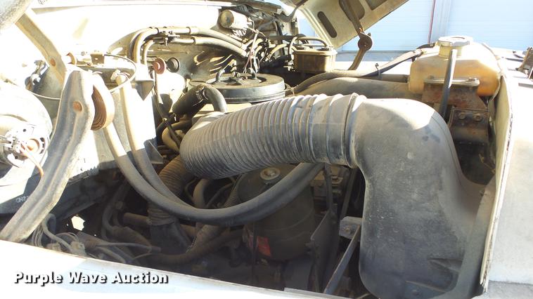 image for item DG2837 1991 Ford F700 dump truck