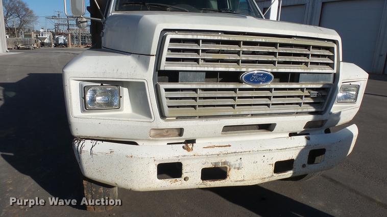 image for item DG2837 1991 Ford F700 dump truck