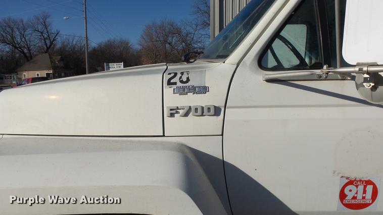 image for item DG2837 1991 Ford F700 dump truck