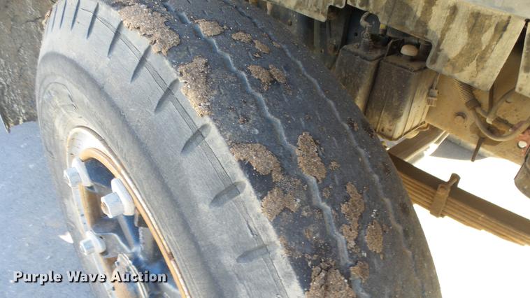 image for item DG2837 1991 Ford F700 dump truck