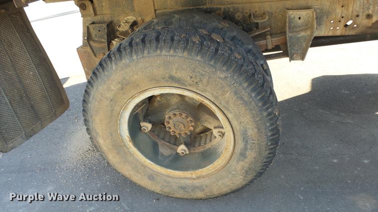 image for item DG2837 1991 Ford F700 dump truck