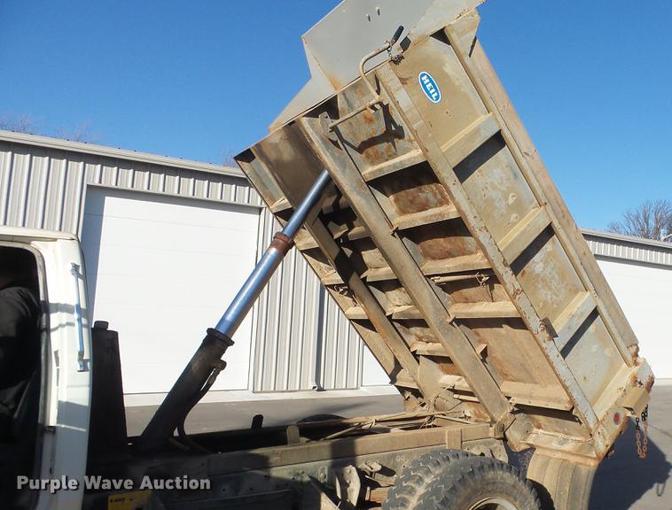 image for item DG2837 1991 Ford F700 dump truck
