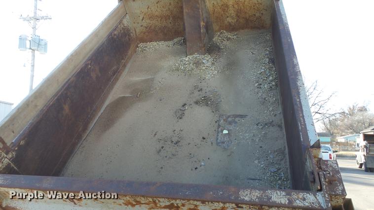 image for item DG2837 1991 Ford F700 dump truck