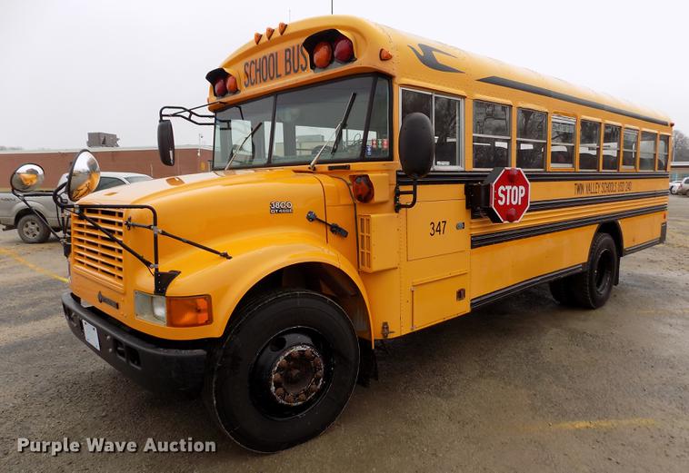 image for item DY9208 2004 International 3800 school bus