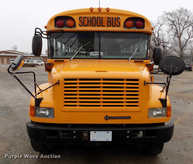 image for item DY9208 2004 International 3800 school bus