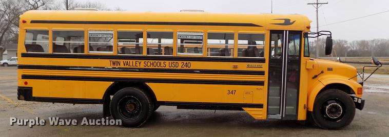 image for item DY9208 2004 International 3800 school bus